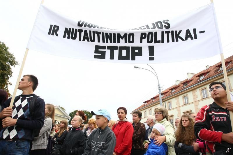 Apklausa: dauguma gyventojų neįžvelgia lenkų diskriminavimo