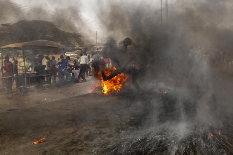 Nigerijoje studentų žudynių aukų skaičius pasiekė 40