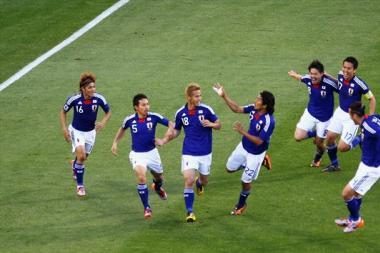 E grupė: japonų spyris Kamerūno futbolininkams 