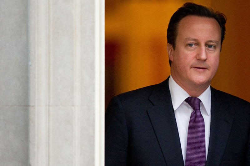 D.Cameronas: politikai ir žiniasklaida „per daug artimi“