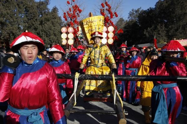Kinai Naujuosius metus pasitiko kalambūrais su politiniu atspalviu