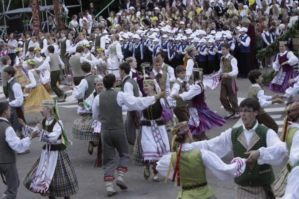 Šventė masinė, jausmas - patriotinis 