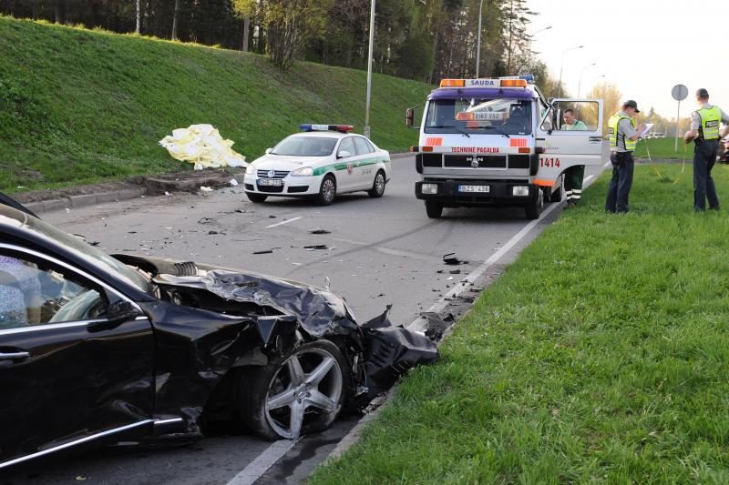 Sulaikytas asmuo, kuris savaitgalį rėžėsi į policijos automobilį