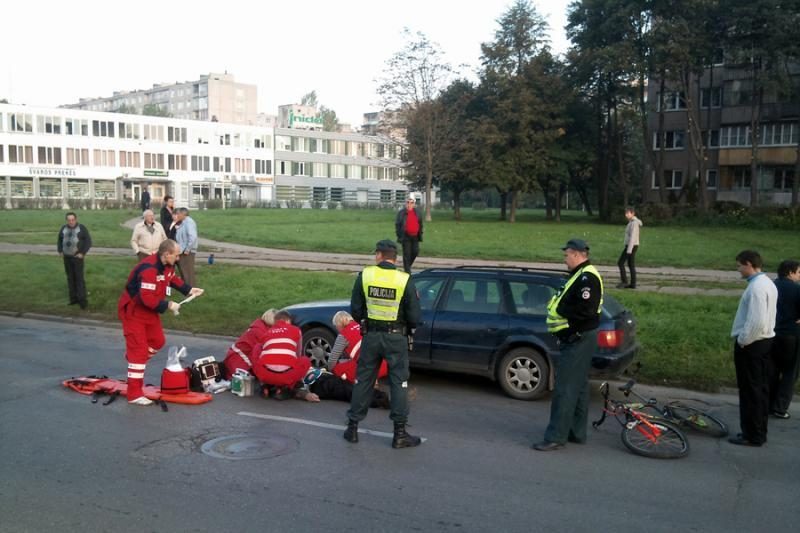 Per avariją sužalotas dviratininkas mirė ligoninėje