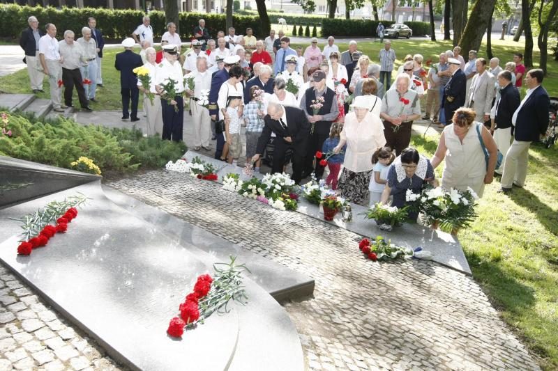 Skulptūrų parke pagerbta žuvusi laivo „Linkuva“ įgula