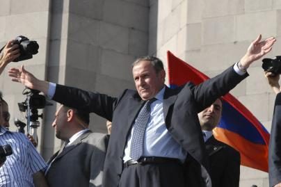 Armėnijos opozicija grasina protestais 