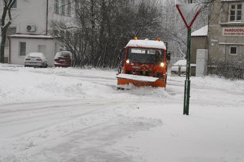 Kelininkai: visoje šalyje sninga, naktį snigimas stiprės