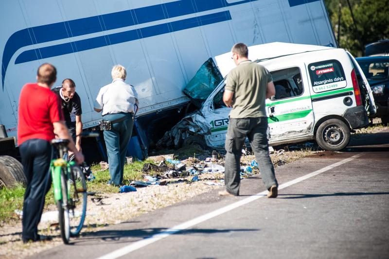 Painiava dėl avarijos kaltininkų, keliamos skirtingos versijos