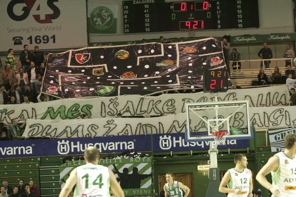 „Žalgiris“ nugalėjo „Alytaus“ krepšininkus