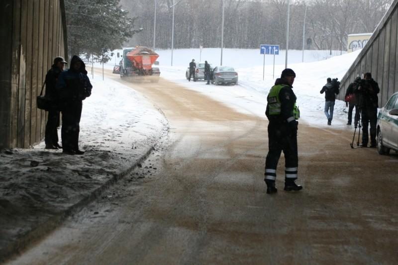 Vilniuje apvirto autobusas, 2 keleiviai išvežti į ligoninę (papildyta)