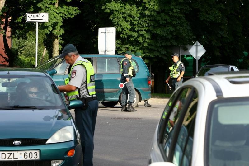 Policijos reidas: apduję dviratininkai ir vairuotojai be teisių