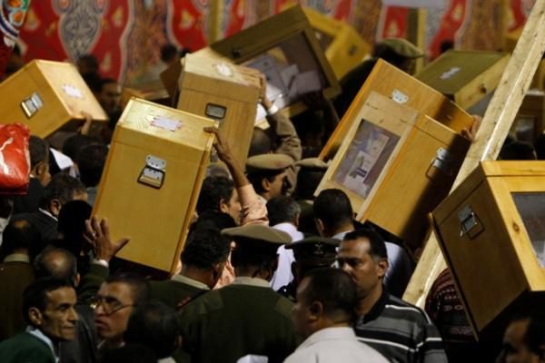 Egipto parlamento rinkimuos valdančioji partija sutriuškino islamistus