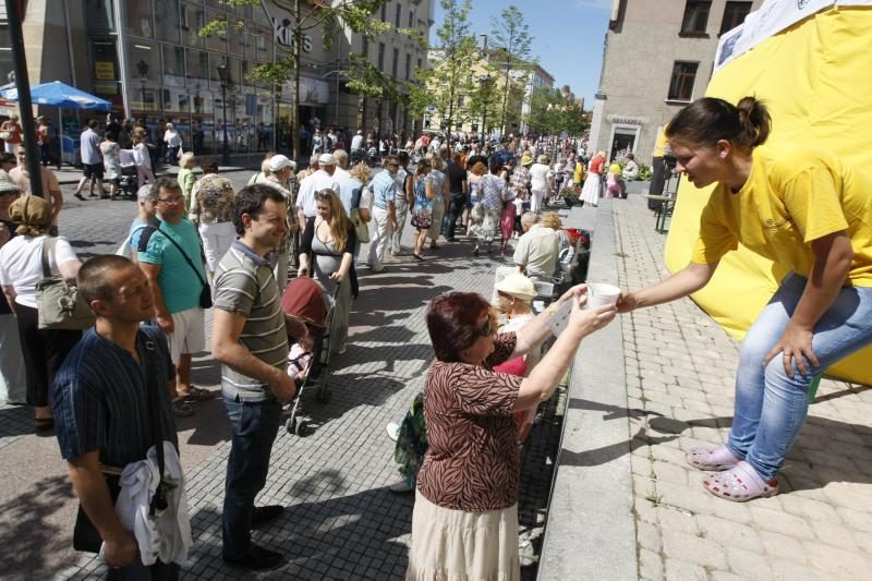 Karštą dieną – eilė prie Jūros šventės žuvienės