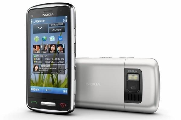 „Nokia“ stoja į kovą išmaniųjų telefonų rinkoje 