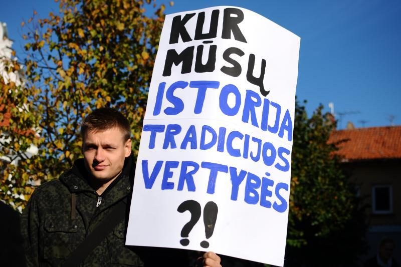 Protestuojantys studentai užplūdo Kauno gatves