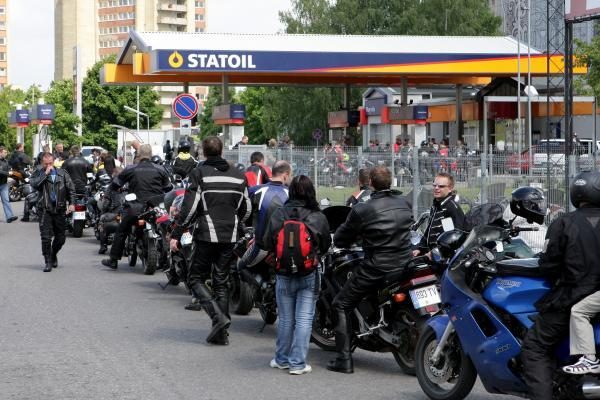 Baikerių festivalyje - varžybos ir striptizas