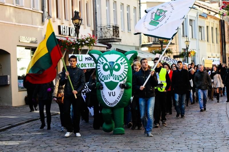 Protestuojantys studentai užplūdo Kauno gatves