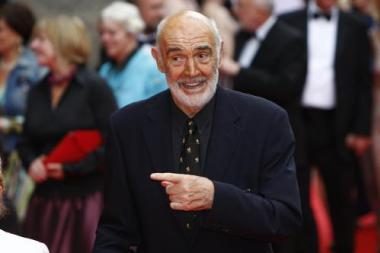 Škotijoje rastas apsinuoginusį britų kino aktorių S.Connery vaizduojantis paveikslas