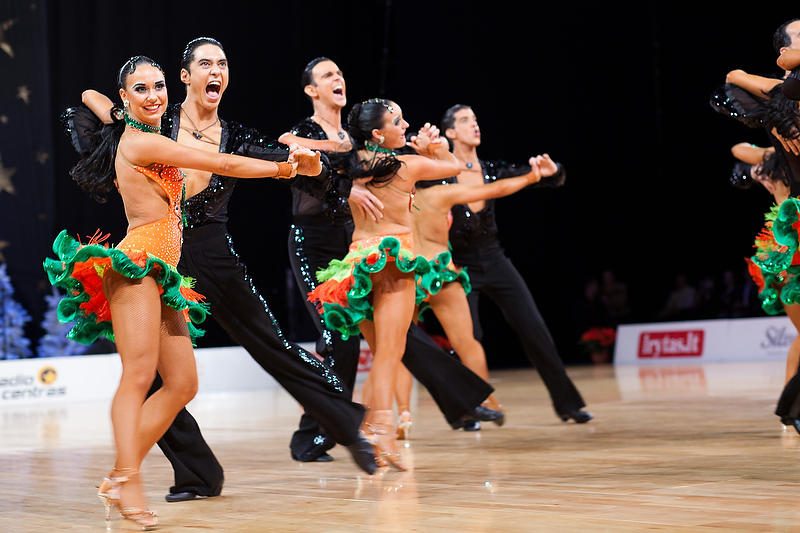Pasaulio šokių čempionate triumfavo „Žuvėdra“