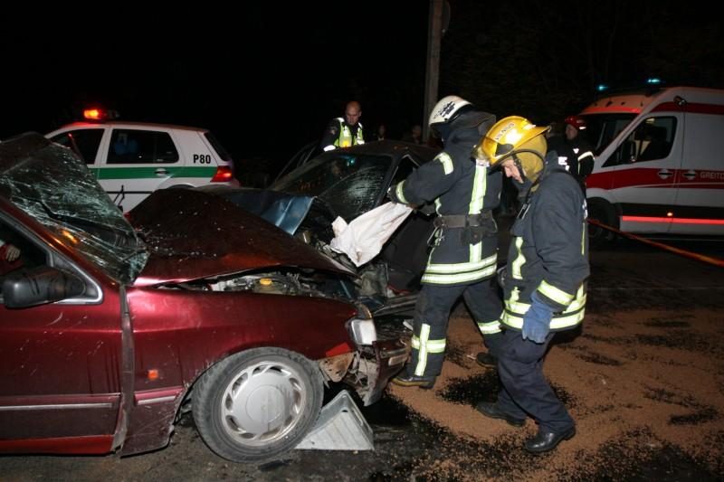 Vilniuje – kraupi automobilių kaktomuša, nukentėjo trys žmonės