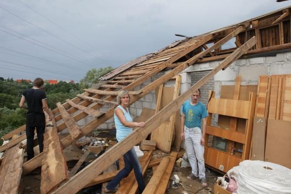 Sekmadienio naktį miestą nusiaubė audra (papildyta)