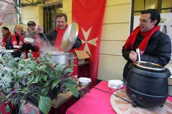 LNK žvaigždės ieškojo gerumo siūlydamos kalėdinę sriubą