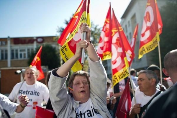Prancūzai rengia antrą visuotinį streiką dėl pensinio amžiaus didinimo