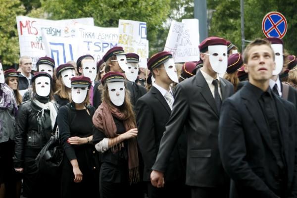 Gedimino prospektą Vilniuje užtvindė studentų eitynės