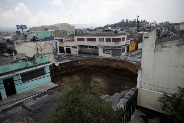 Gvatemala: „Agatha“ atvėrė „pragaro vartus“ 