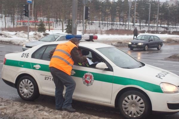 “Naujamiesčio būsto” sunkvežimis taranavo RST automobilį