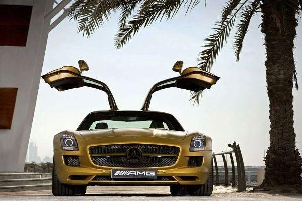 Į Dubajų - du prabangūs „Mercedes“ 