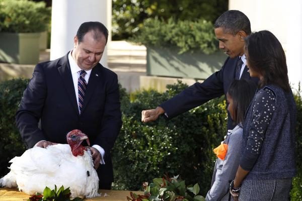 B.Obama prieš Padėkos dieną suteikė malonę dviem kalakutams