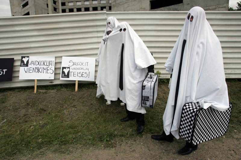 Prie apleisto viešbučio – „vaiduoklių“ protestas