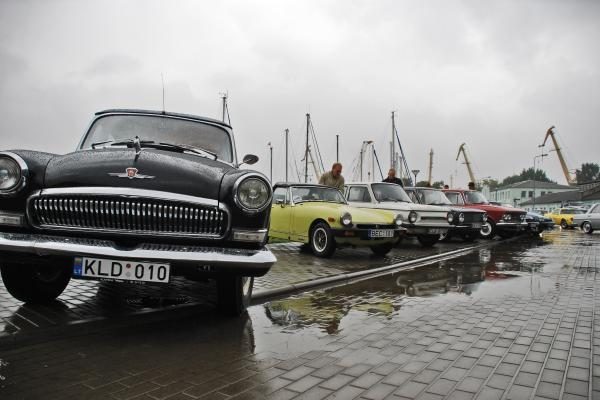 Senoviniai automobiliai Klaipėdoje palydėjo vasarą
