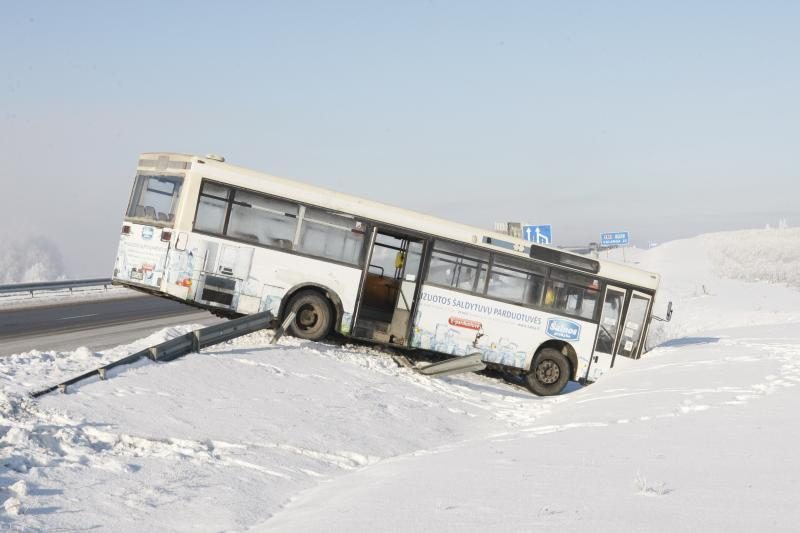 Klaipėdos rajone - ką tik suremontuoto autobuso avarija 