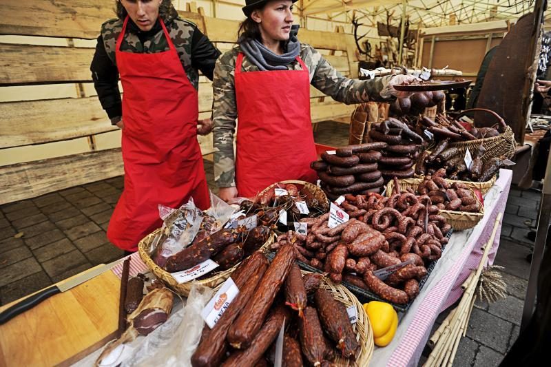 Medžiotojai laimikiu dalijosi su kauniečiais