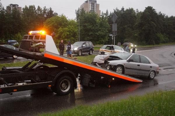 Vilniuje per avariją sunkiai nukentėjo taksi keleivė