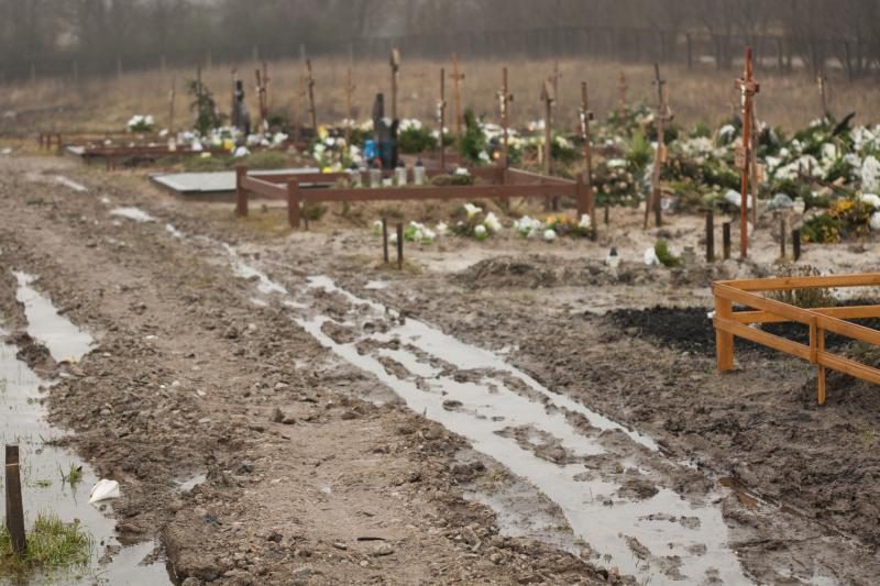 Kauniečiai priversti artimuosius laidoti pelkėje