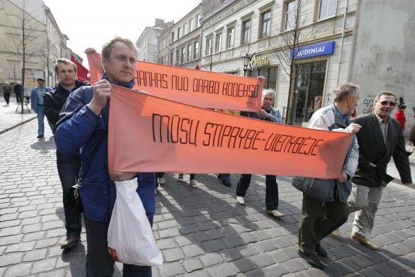 Klaipėdos profesinės sąjungos gegužės 1-ąją surengė mitingą (papildyta)