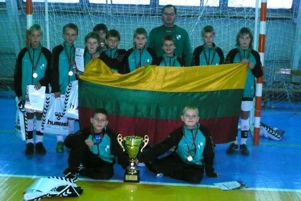 Sostinės vaikų futbolo komanda „Žaibas“ triumfavo tarptautiniame turnyre