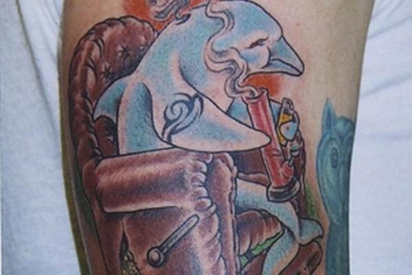 Kvailiausios pasaulio tatuiruotės sudėtos į vieną knygą