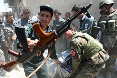 Afganistane pagrobtas humanitarinės pagalbos darbuotojas olandas