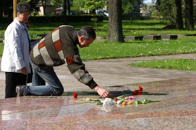 Pergalės dieną Kauno karių kapinėse atgijo amžinoji ugnis