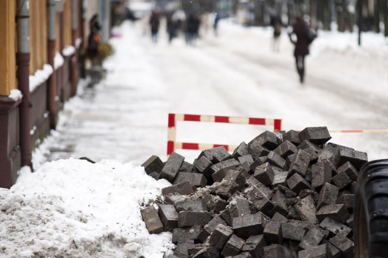 Laisvės alėjoje atsivėrus smegduobei, gyventojai buvo likę be vandens 