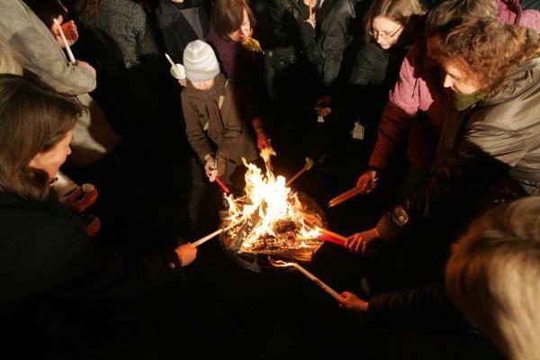 Velyknaktis į bažnyčias sukvietė tūkstančius tikinčiųjų 