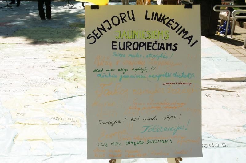 Europos dieną kauniečiai pasitiko šokiais ir dainomis