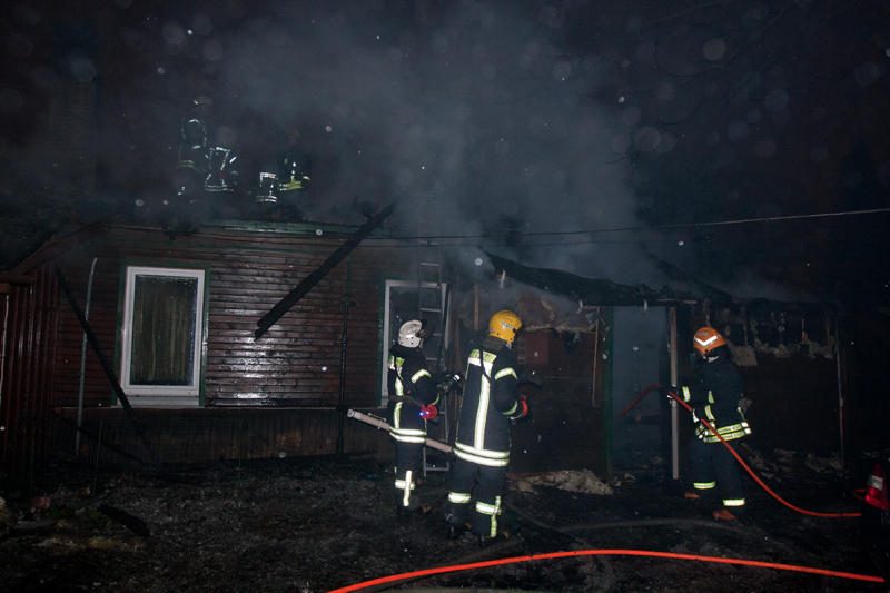 Vilniuje kilo didelis gaisras, gyventojai įtaria padegimą