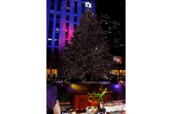 Niujorke įžiebta Kalėdų eglė