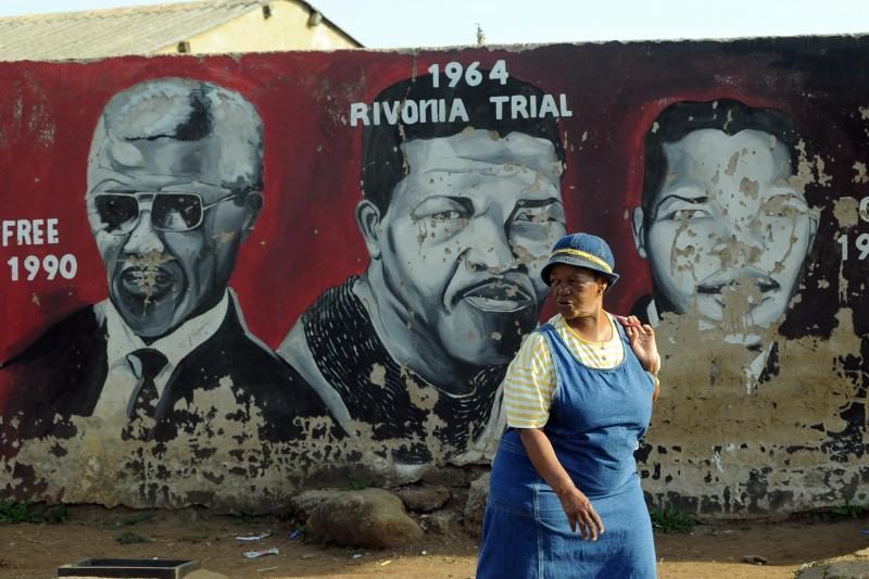 Pietų Afrika meldžiasi už Madibą, likęs pasaulis ruošias atsisveikinti