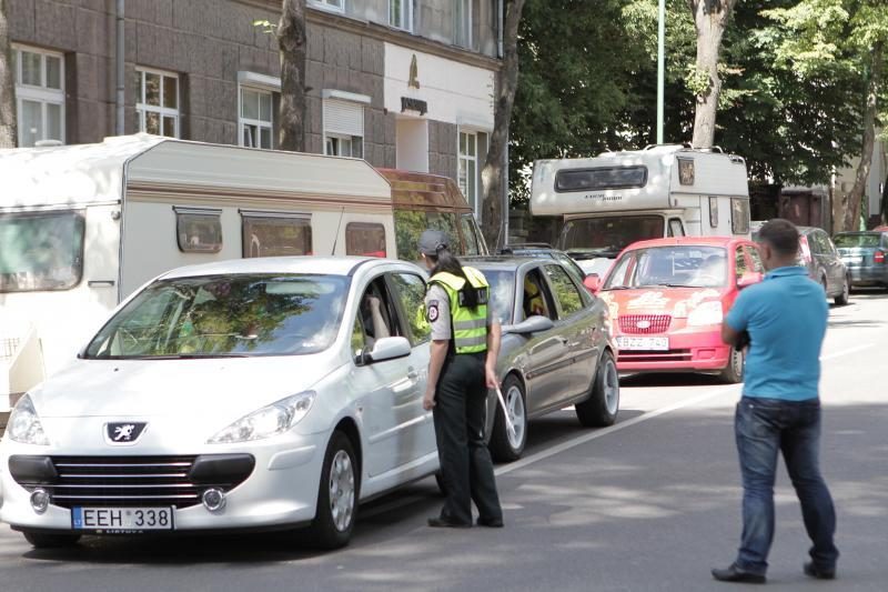 Ukrainoje bus konfiskuojami automobiliai su užsienietiškais numeriais